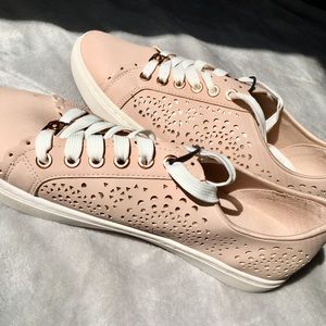 Blush Liz Claiborne Tennis